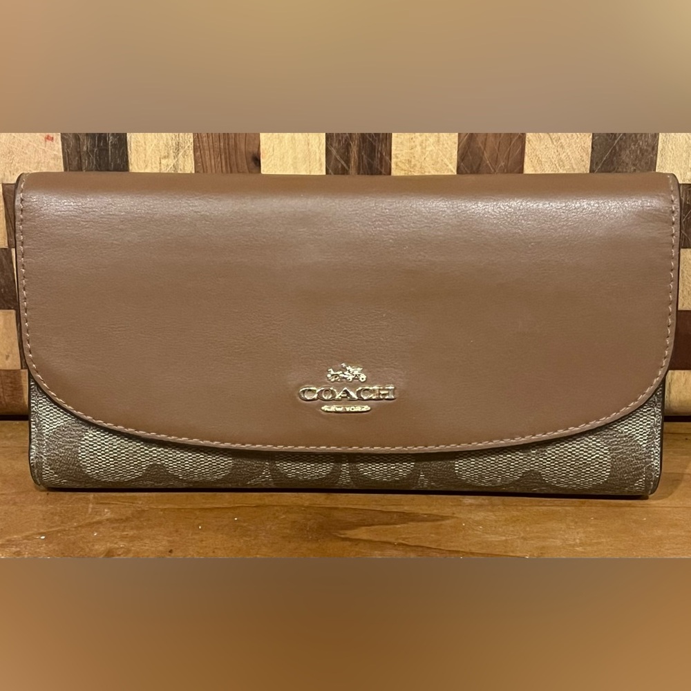 Coach F57319 Signature C Khaki / Saddle Leather / PVC Checkbook 4” X 8” Wallet